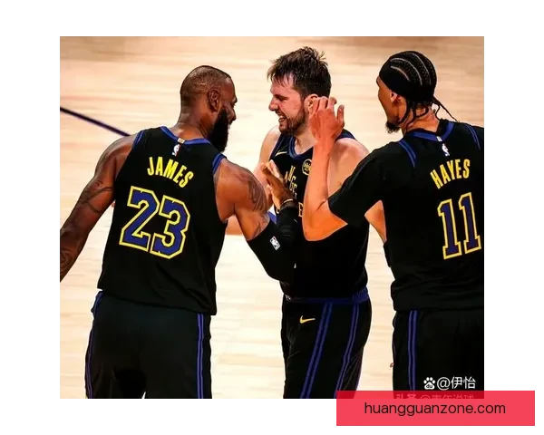 湖人骑士首发对决詹姆斯冲历史总胜场王东契奇复出迎战哈登焦点之夜