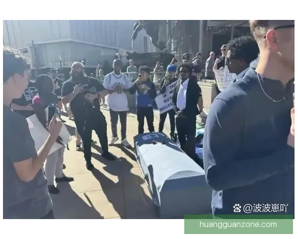 独行侠交易东契奇时仅与湖人展开谈判其他球队均被拒绝